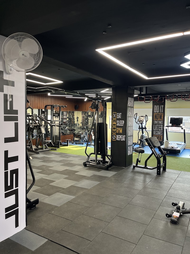 M Pro Gymsquad Fitness