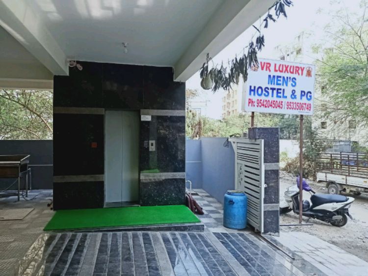 VR Luxury Mens Hostel & PG