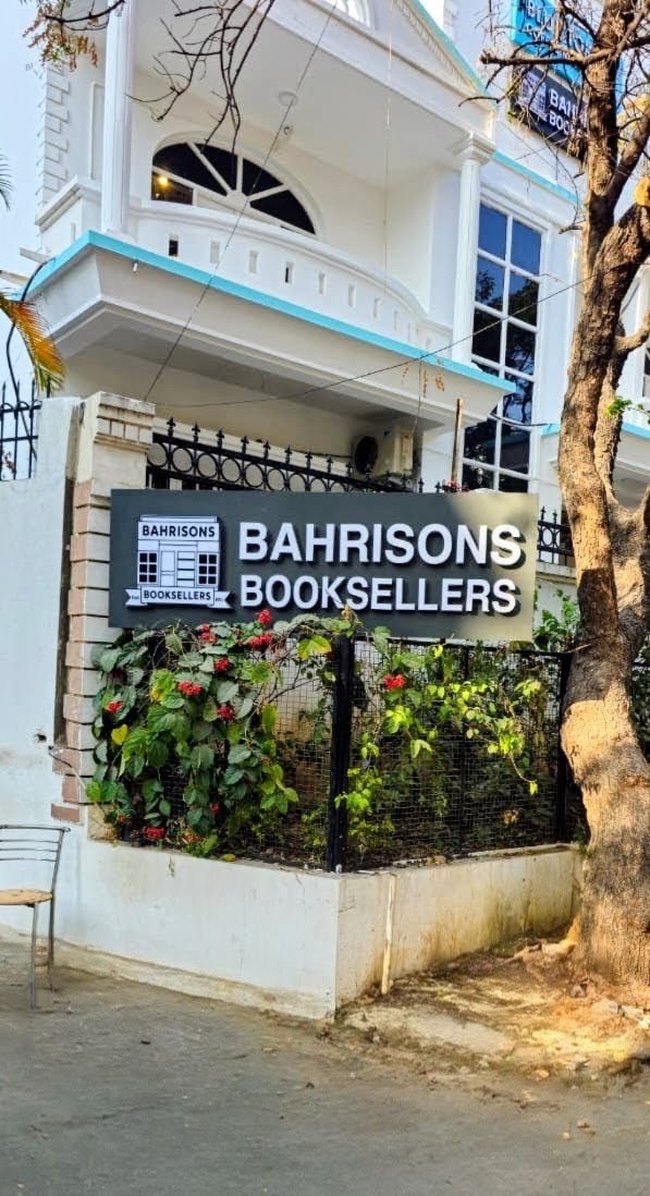 Bahrisons Booksellers Hyderabad (Book Cafe)