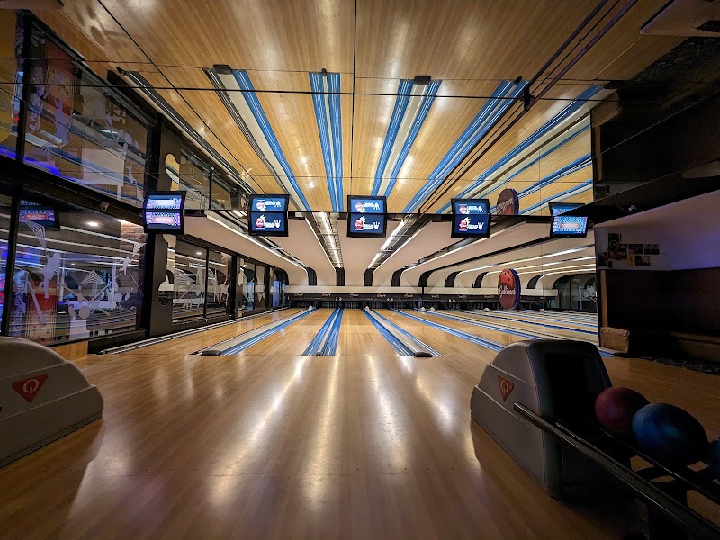 Svm Bowling & Gaming